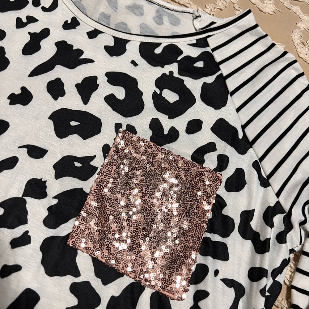 Super cute stripe and animal print tshirt. 1X NWOT